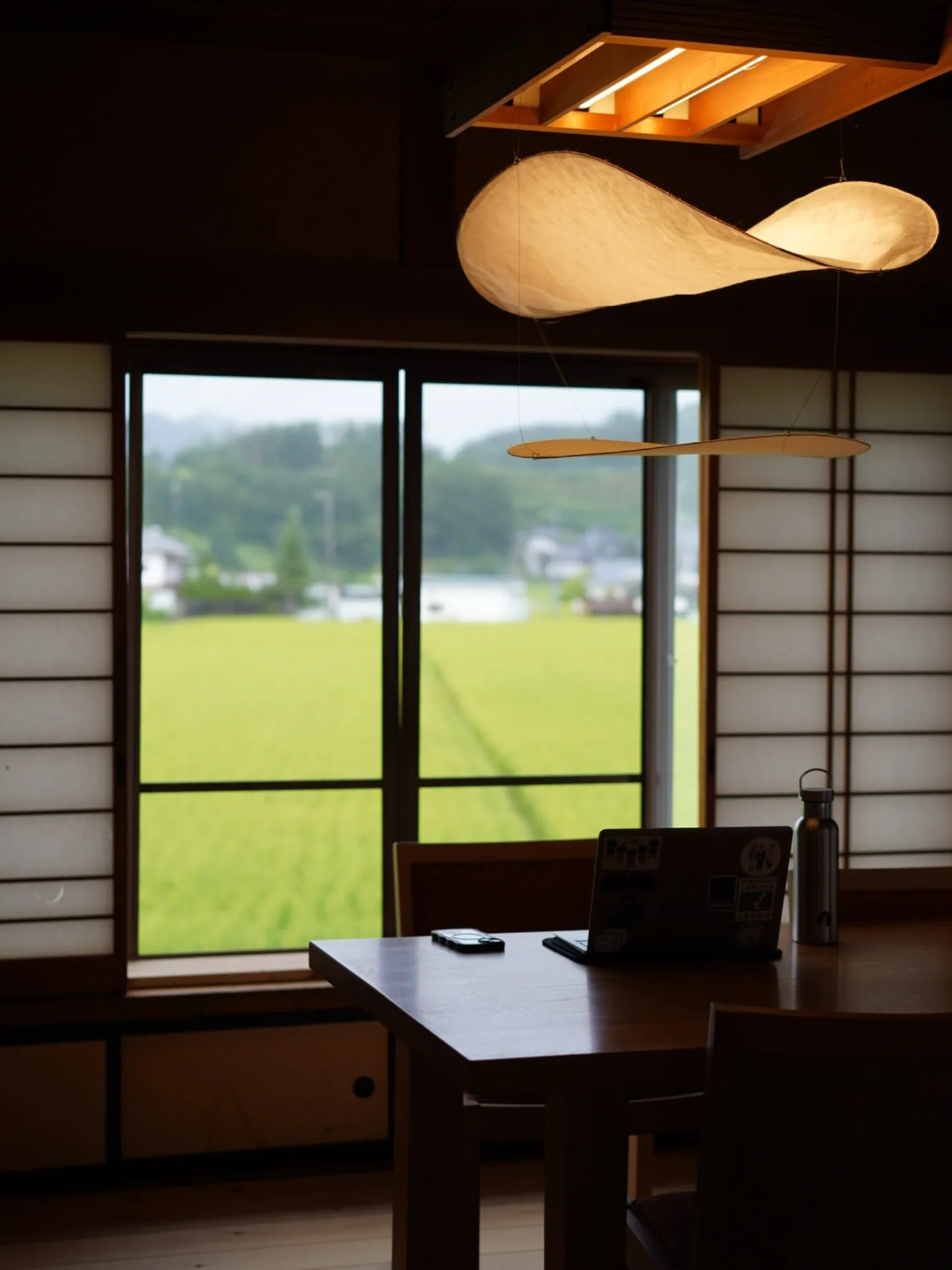 窓際の仕事部屋